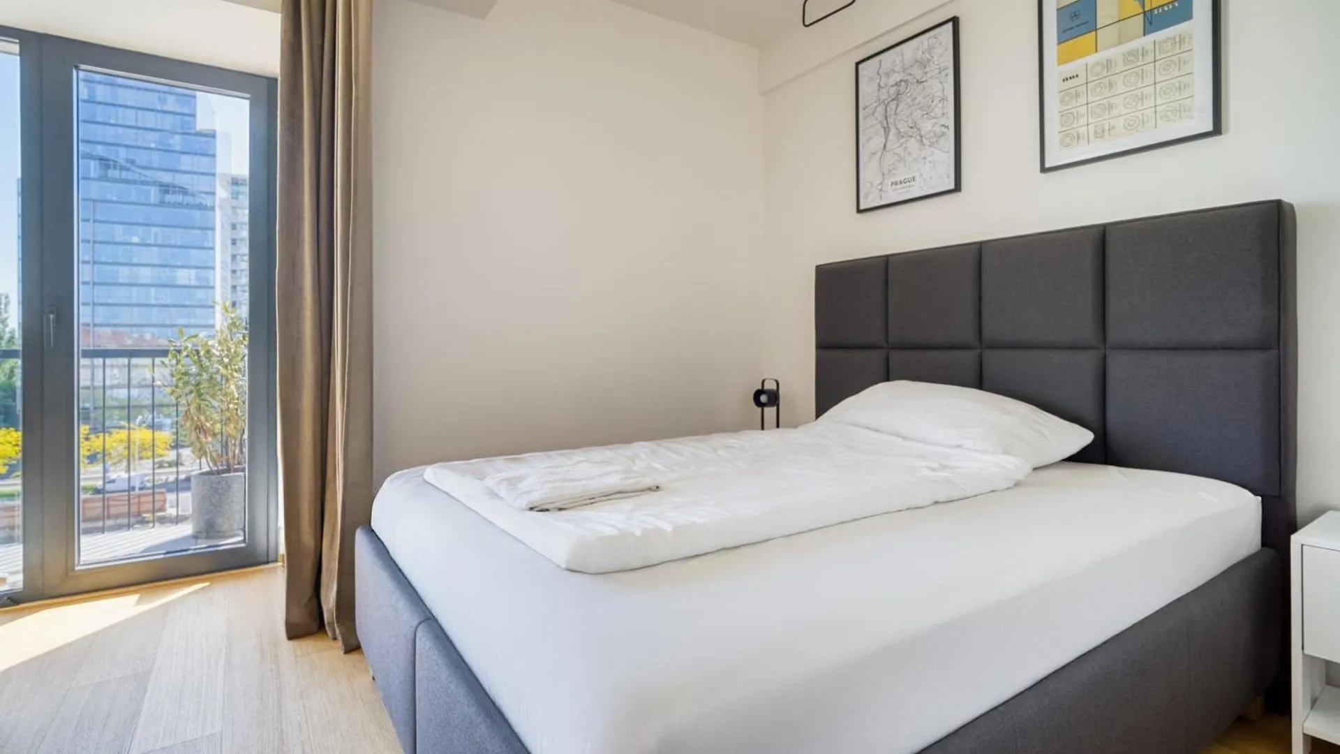 Czech Tesla Apartment By Rentez Praga
